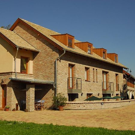 Várárok Apartman Gyula Kültér fotó