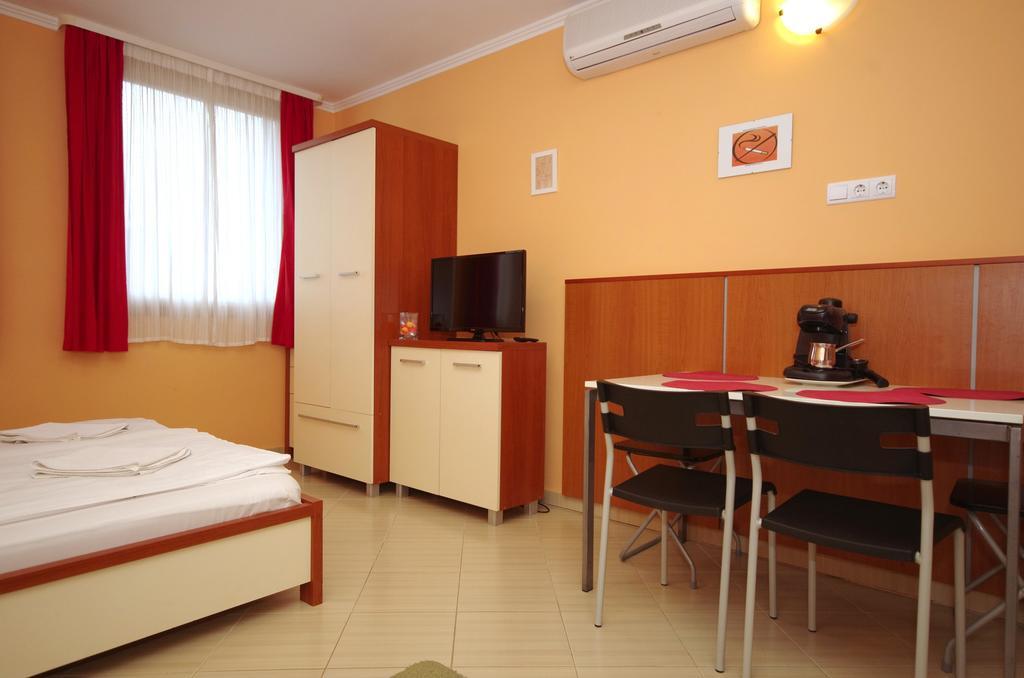 Várárok Apartman Gyula Kültér fotó