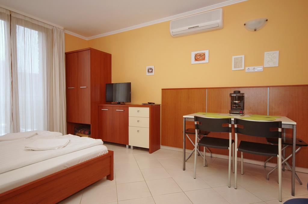 Várárok Apartman Gyula Kültér fotó