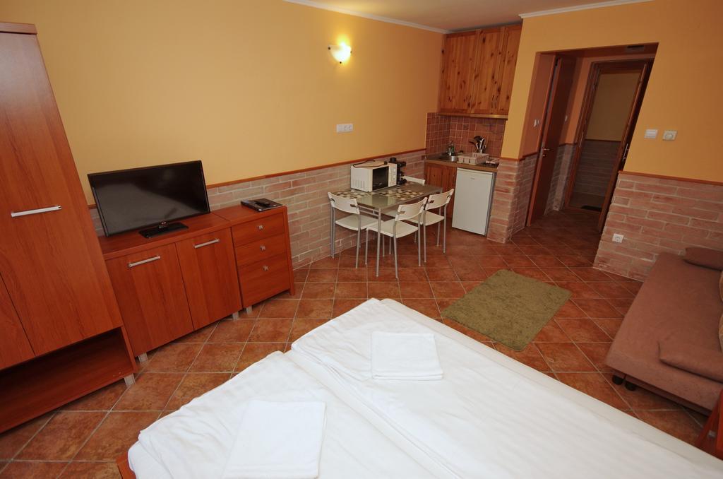 Várárok Apartman Gyula Kültér fotó
