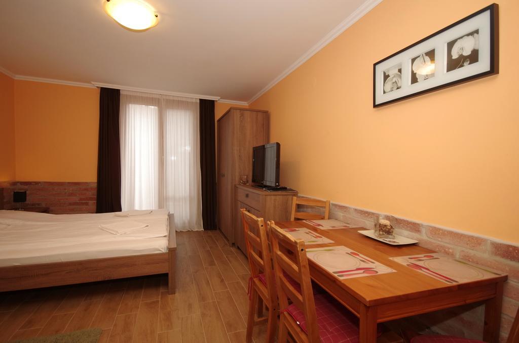 Várárok Apartman Gyula Kültér fotó