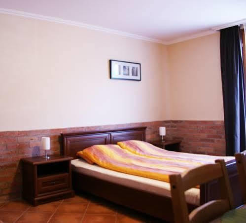 Várárok Apartman Gyula Kültér fotó